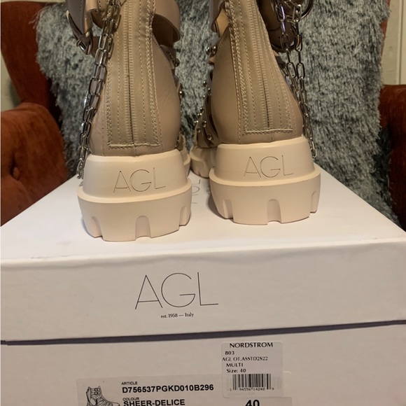 AGL Cute out studded boot - Picture 2 of 7